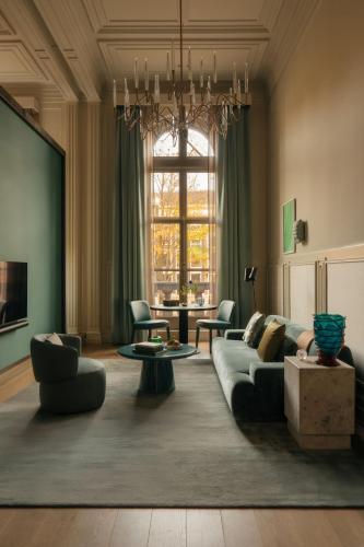 room detail thumbnail 1