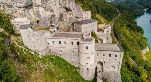 New - Private Parking in Bellegarde-sur-Valserine