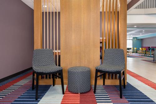Holiday Inn Express Murfreesboro Central an IHG Hotel - image 5