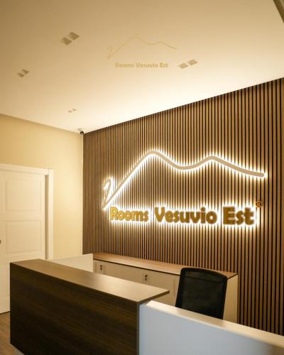 Фойє, Rooms Vesuvio Est in Striano