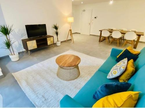 Urban Elegance 2BR Retreat in Luxembourg city in Howald