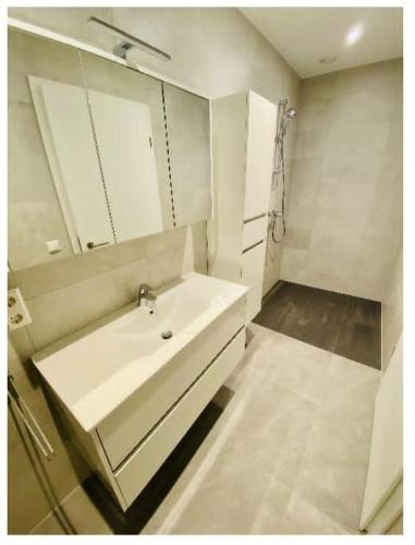 Urban Elegance 2BR Retreat in Luxembourg city in Howald