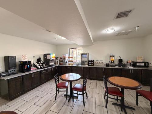 Super 8 by Wyndham Albuquerque West/Coors Blvd in Albuquerque, USA