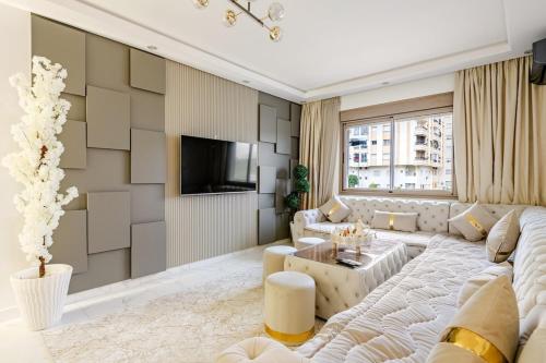 Appartement familial de luxe proche aeroport et stade – khách sạn tại Boukhalef