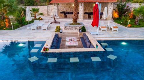 İslamlar 5 bedroom secluded villa with private pool hot tub – khách sạn tại Islamlar