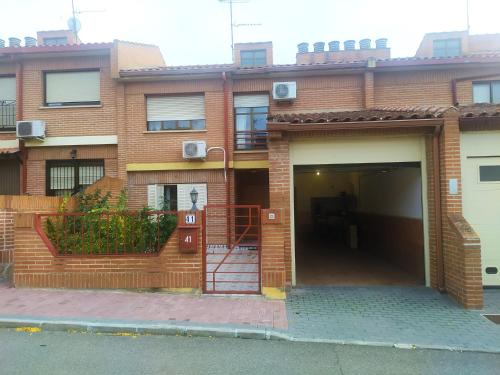 Exterior view, Habitacion Privada Triple Individual Toledo in Azucaica
