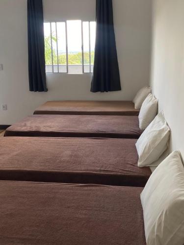 5 twin beds