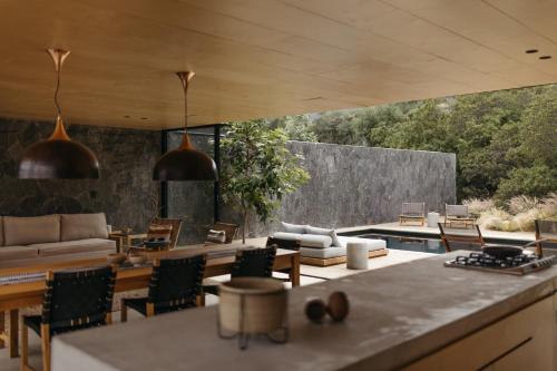 Hotel Cuatro Cuatros in 恩森那達