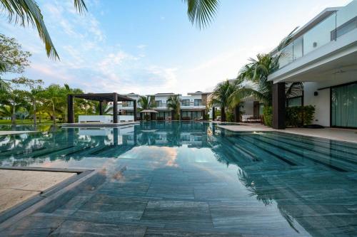New villa with pool access for 7 ppl and 2 BR in Monterrico
