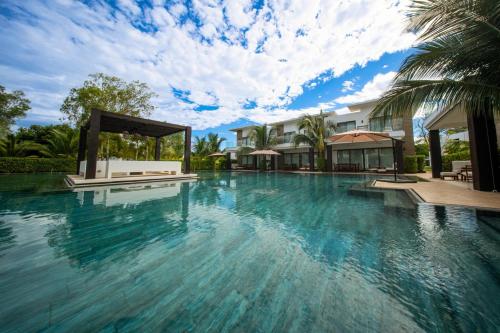 New villa with pool access for 7 ppl and 2 BR in Monterrico