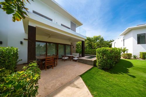 New villa with pool access for 7 ppl and 2 BR in Monterrico