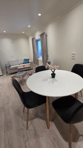 Arctic Nine - Room nr 5 - Central room on the island - image 2