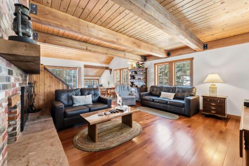 Regal Chalet Blue River Cabin Close to Breck in Blue River