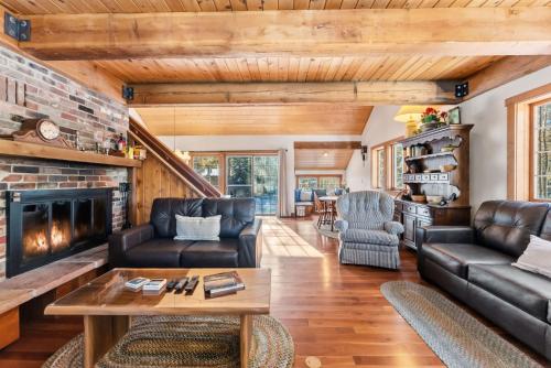 Regal Chalet Blue River Cabin Close to Breck in Blue River
