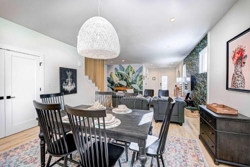 Stylish Getaway with Hot Tub-Near Downtown Indy-Family Friendly near Indiana Farmers Coliseum