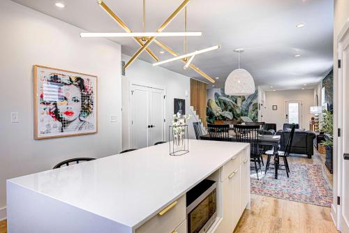 Stylish Getaway with Hot Tub-Near Downtown Indy-Family Friendly near Indiana Farmers Coliseum