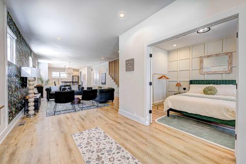 Stylish Getaway with Hot Tub-Near Downtown Indy-Family Friendly near Indiana Farmers Coliseum