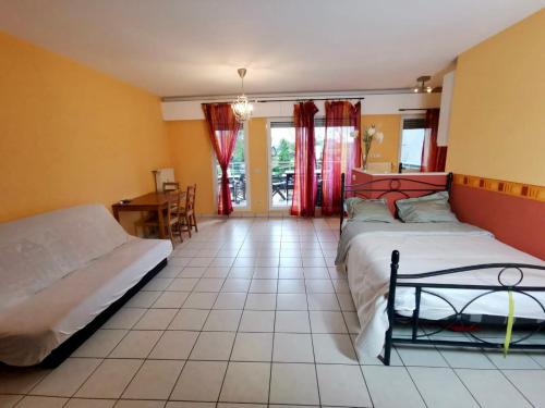 Private studio with balcony Mondorf-les-Bains in 몬도르프 레 뱅