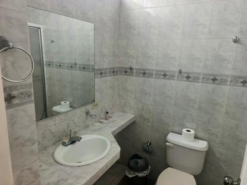 OCEANIk SUITES & HOTEL – Guayaquil, NY
