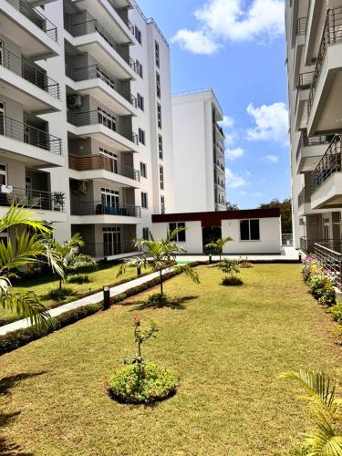 Garden, Aqua Azuri apartment in Mombasa