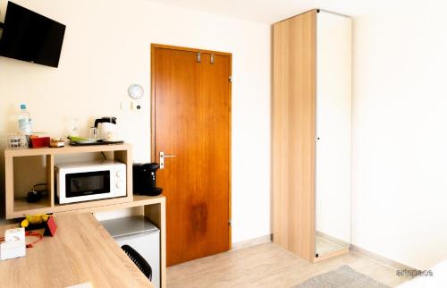 Zimmer mit Balkon im Stuttgart Flughafen Messe in Ostfildern