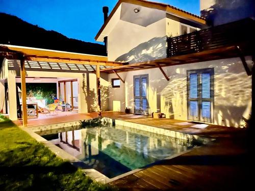 House - Gated Community - 3 en-suites - Pool - Air Conditioning in Ponta das Canas