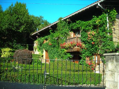 Exterior view of Albergue Areitz Soroa