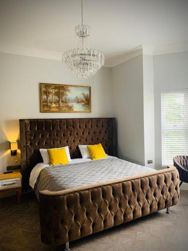 The Gungate Hotel - Cocktails and Wine Bar in Tamworth