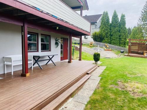 Beautiful & cozy 3-room apartment in private house in Fenstad