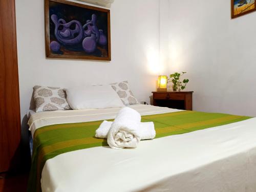 1 double bed, 1 twin bed