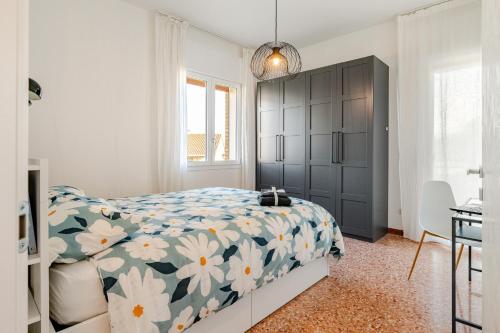 Golden House Venice Yellow - Mirano in Mirano