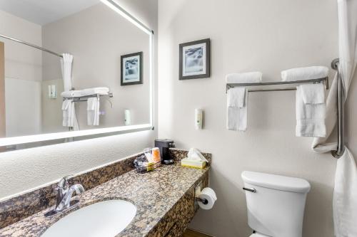 Quality Inn Beloit - image 9
