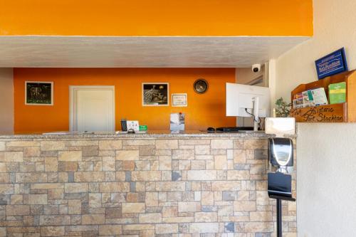 Executive Inn Fort Stockton - image 12