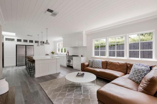 White Haven with Spa, Kew East in كيو