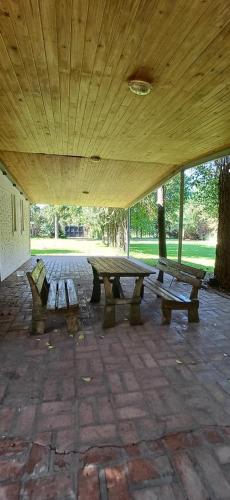 Hermosa casa en Roldan con gran parque y pileta in Roldán