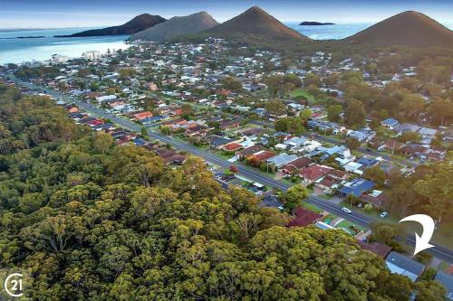 Family Holiday Home at Shoal Bay in Shoal Bay