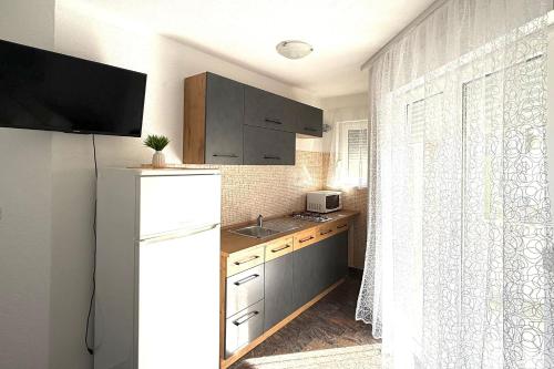 virtuve, Apartments with parking space Vir - 23221 in Vir