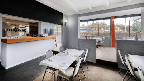 Bar/lounge, Moonraker Motor Inn in Parkes
