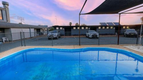 Swimming pool, Moonraker Motor Inn in Parkes