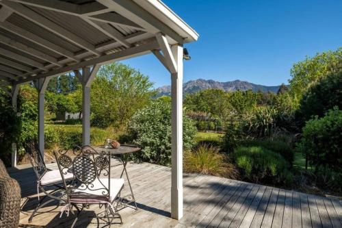 Balkons/terase, Birch Hill Cottage in Wairau Valley in Waihopai Valley