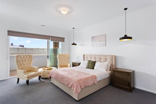 Norling Haven - Group Getaways near the Foreshore in San Remo