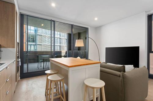 Zetland Nook - Simple Living near Dining & Transport - image 2