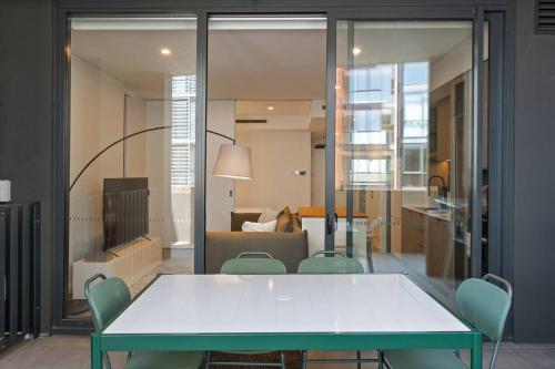 Zetland Nook - Simple Living near Dining & Transport - image 5