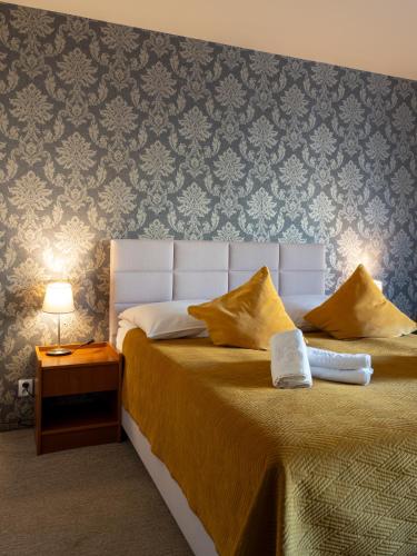 . NOVA City Hotel