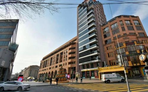 Northern Avenue , Luxury & Spacious apartment + Open Balcony with a Stunning City View , CITY CENTER