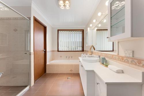 Dušš, The Lookout Retreat-Shell Cove in Shellharbour