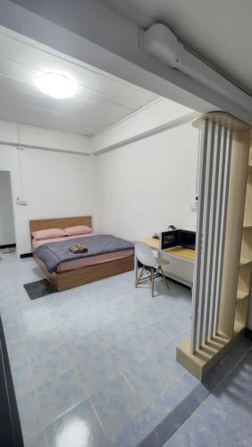 หลังมอ อพาร์ตเมนต์สามสาว in Ongkharak