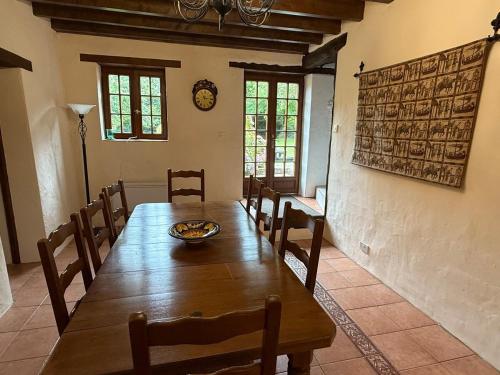 Luxury rural farmhouse retreat ideal for families with a jacuzzi hot tub in Beauchêne