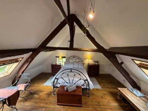 Luxury rural farmhouse retreat ideal for families with a jacuzzi hot tub in Beauchêne