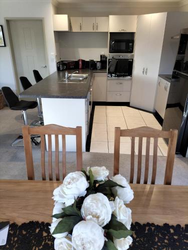 Two Totara Townhouse One Bedroom Executive Townhouse in 布倫亨市中心